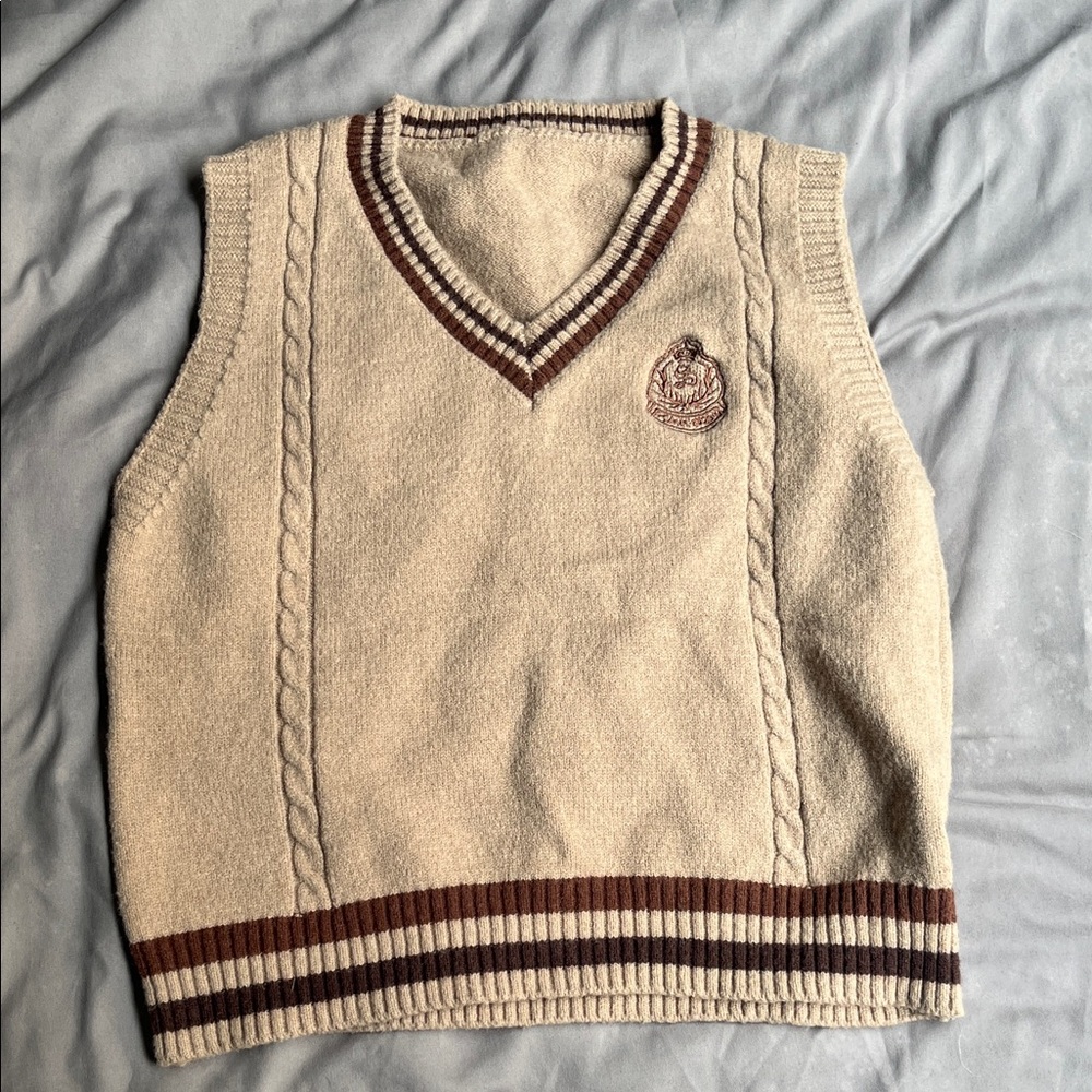 Woman’s Cropped Vest